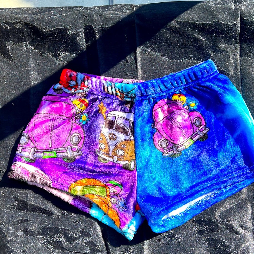 Penelope wildberry NEW fuzzy lounge shorts 10/12. 100% polyester material.